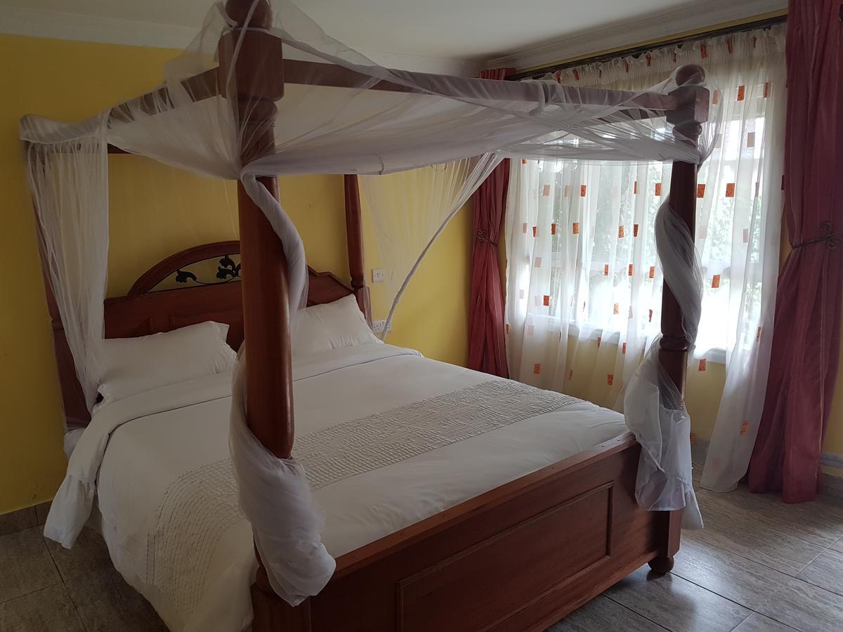 Hippo Safaris Resort Найваша Екстериор снимка