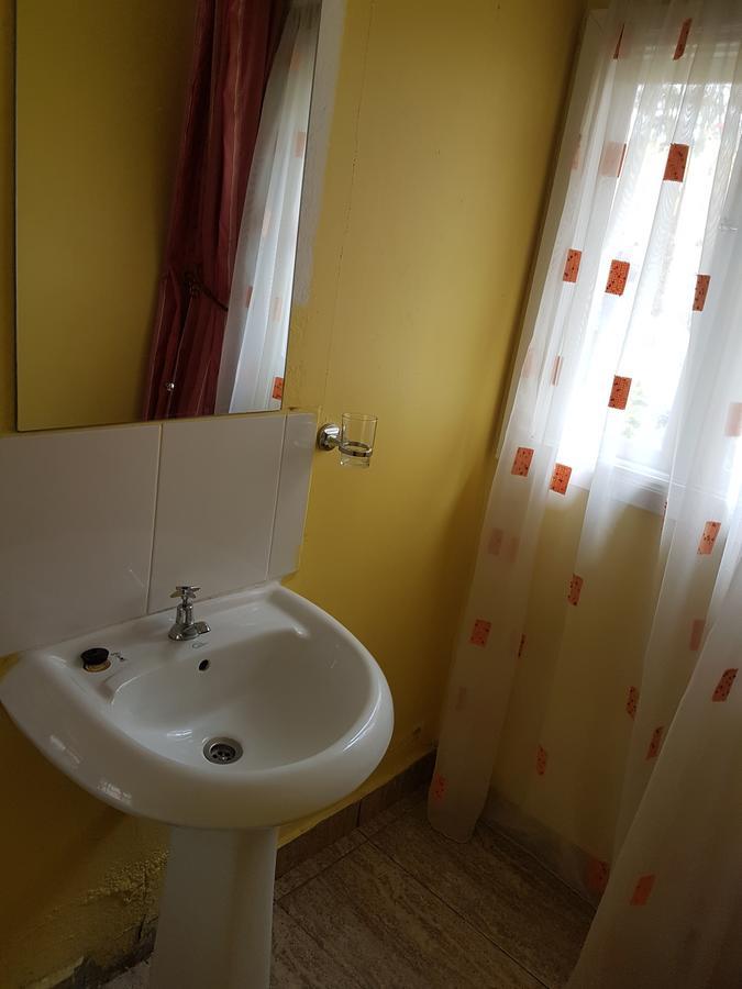 Hippo Safaris Resort Найваша Екстериор снимка