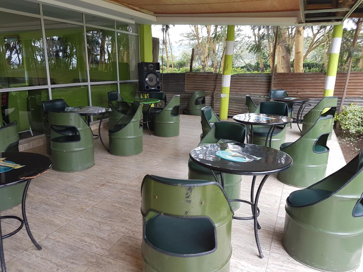 Hippo Safaris Resort Найваша Екстериор снимка